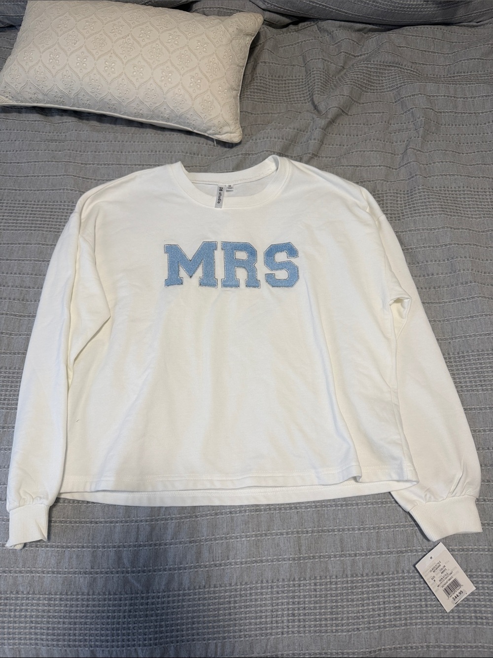 White Crewneck Pullover with Light Blue 'MRS' Appliqué